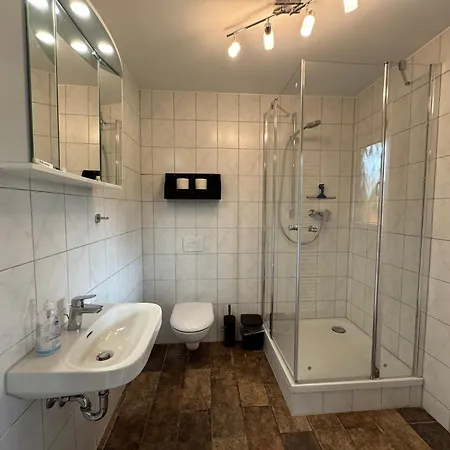 Heinrich's Schlaffaesser Im Nuthegarten *