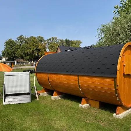 אכסניה Heinrich's Schlaffaesser Im Nuthegarten *